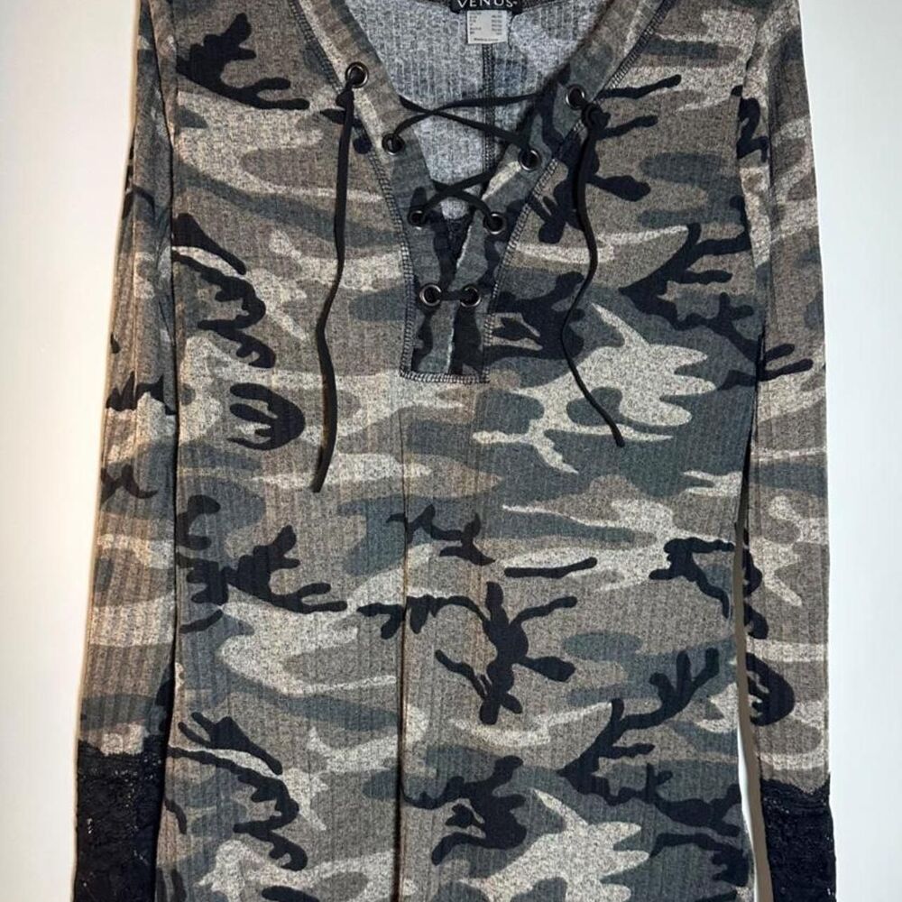 Venus Women's Shirt